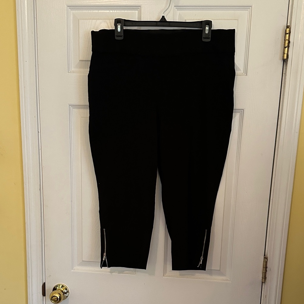 Rafaella Black Capris with Zipper Detail